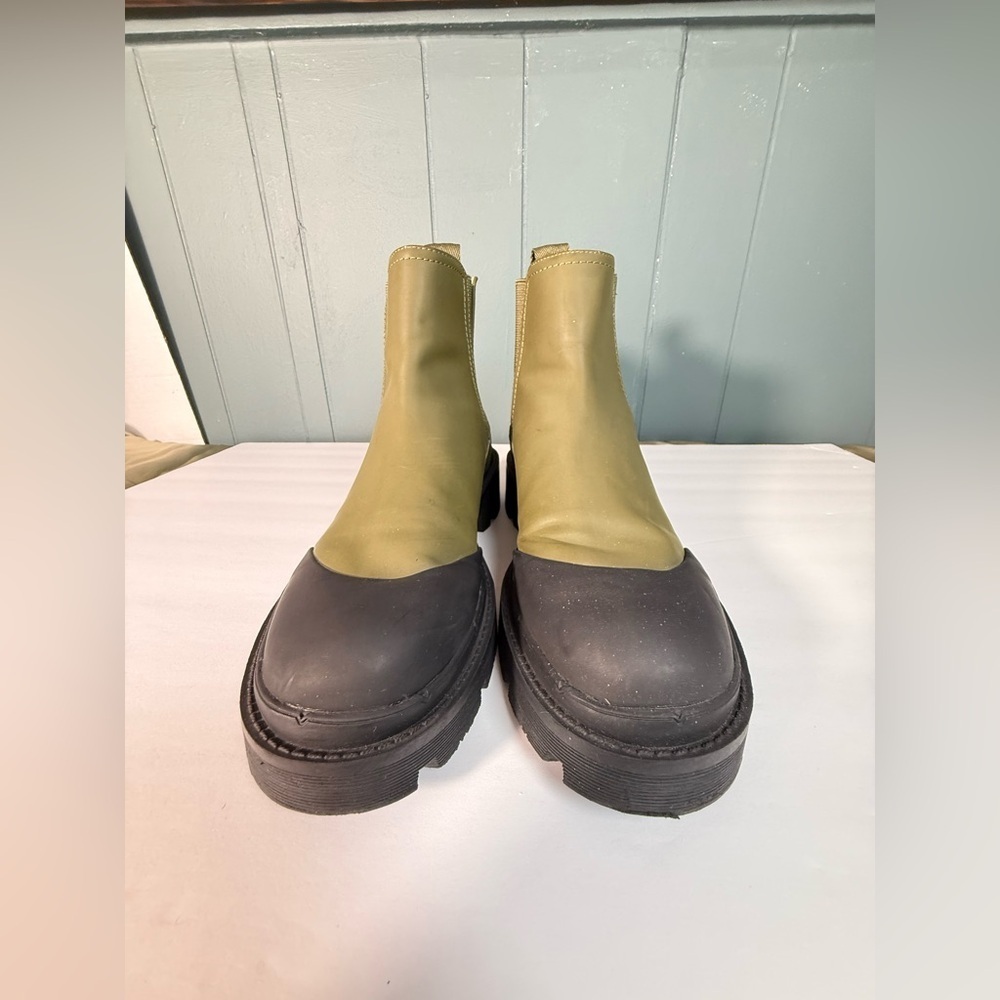 Zara Women's Olive and Black Ankle Boots